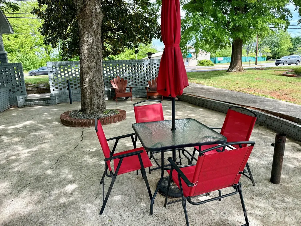 2709 N Main Avenue Newton NC 28658