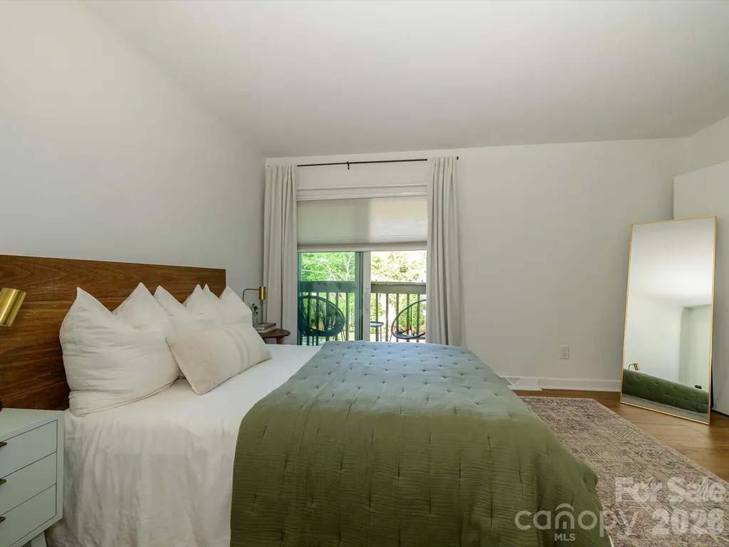3738 Winding Creek Lane Charlotte NC 28226