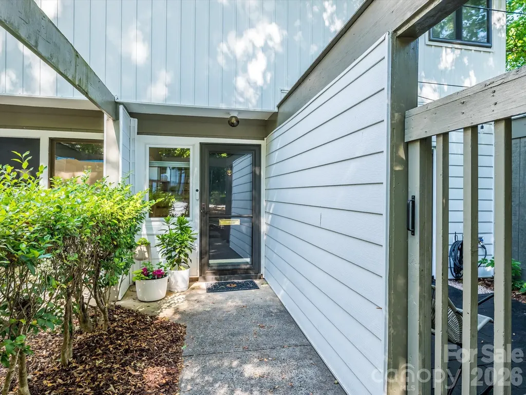 3738 Winding Creek Lane Charlotte NC 28226