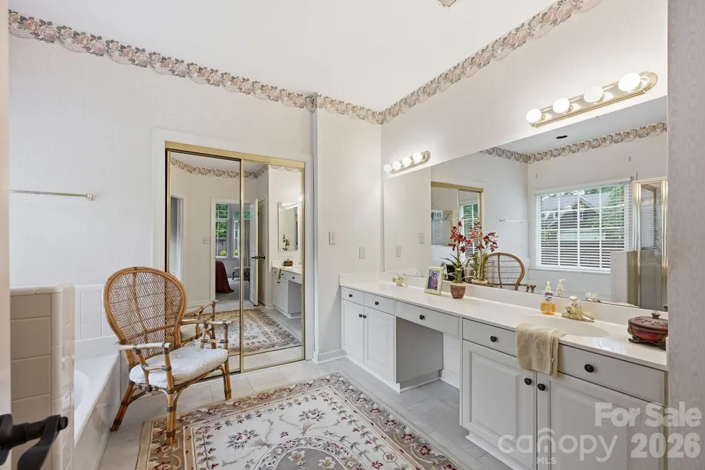 7014 Walton Heath Lane Charlotte NC 28277