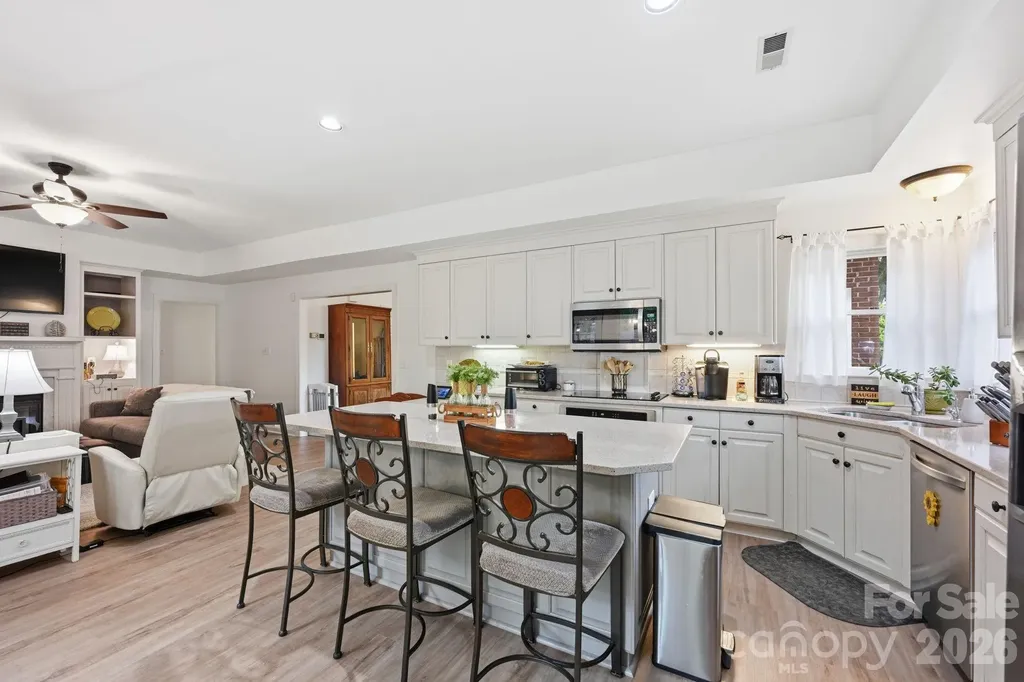 7014 Walton Heath Lane Charlotte NC 28277