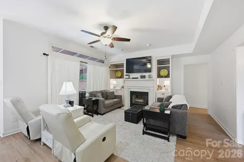 7014 Walton Heath Lane Charlotte NC 28277