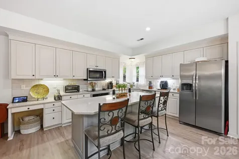 7014 Walton Heath Lane Charlotte NC 28277