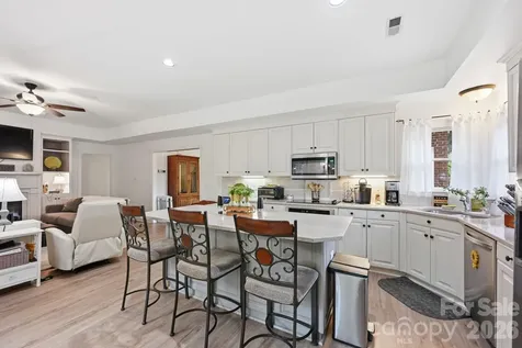 7014 Walton Heath Lane Charlotte NC 28277