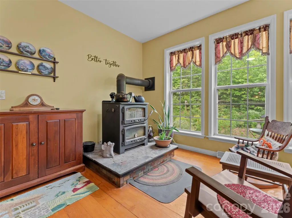 103 Old Southside Road Saluda NC 28773