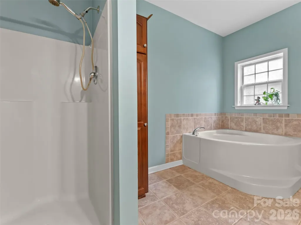 103 Old Southside Road Saluda NC 28773