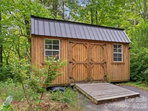 103 Old Southside Road Saluda NC 28773