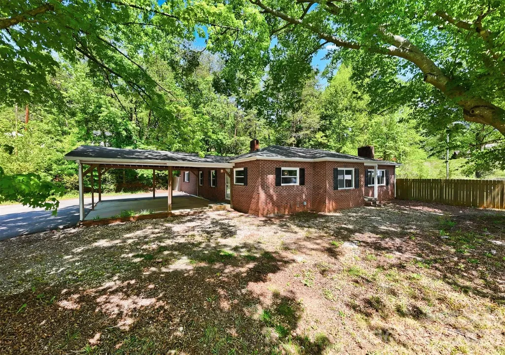 1822 Blowing Rock Boulevard Lenoir NC 28645