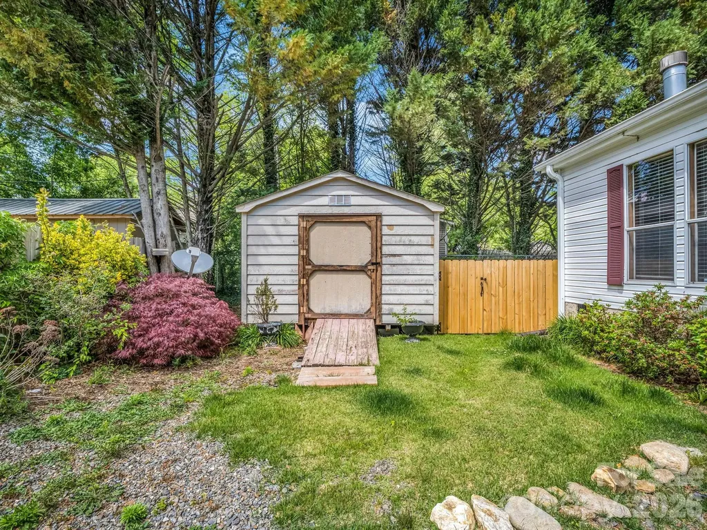 213 Old State Ten Road Black Mountain NC 28711