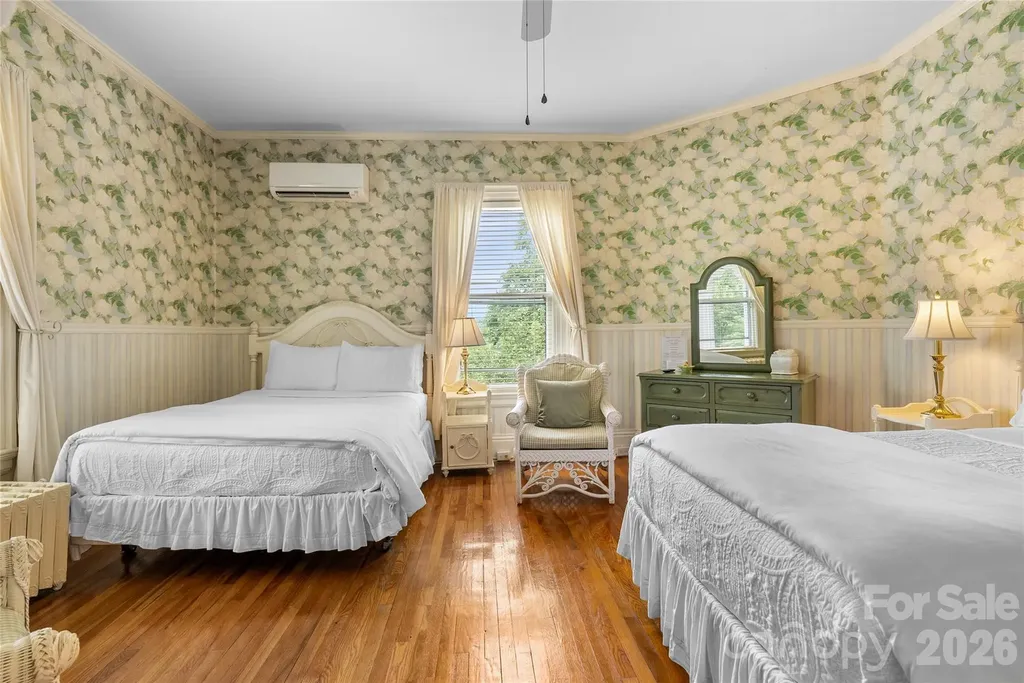 86 Edgemont Road Asheville NC 28801