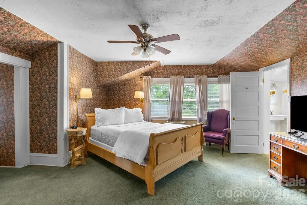 86 Edgemont Road Asheville NC 28801