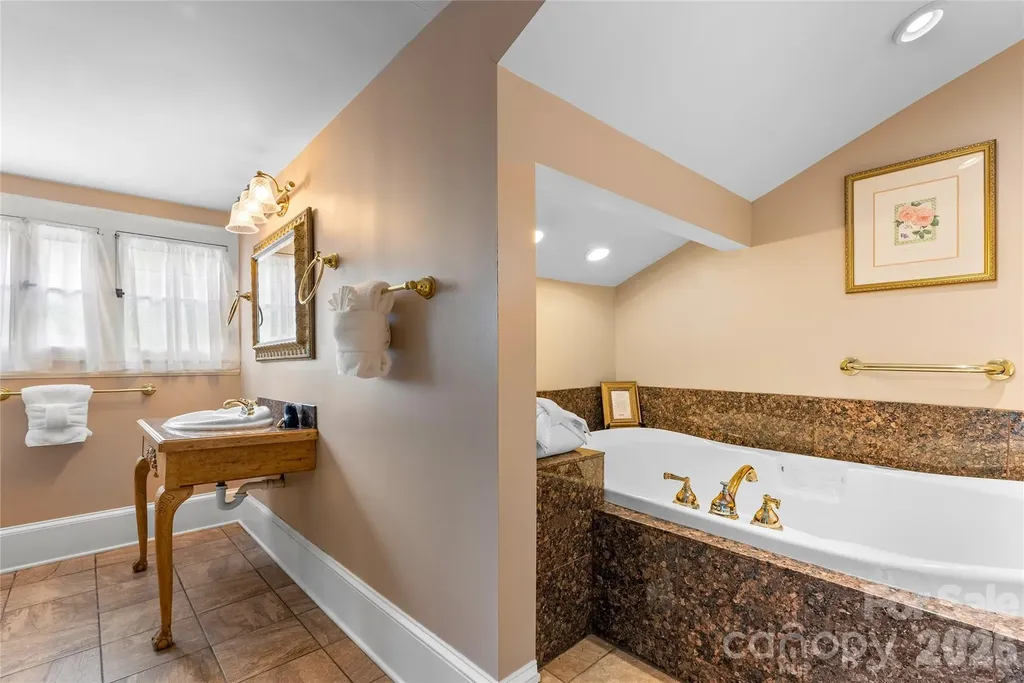 86 Edgemont Road Asheville NC 28801