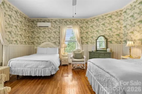 86 Edgemont Road Asheville NC 28801