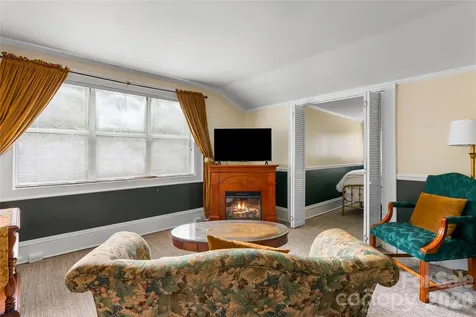 86 Edgemont Road Asheville NC 28801