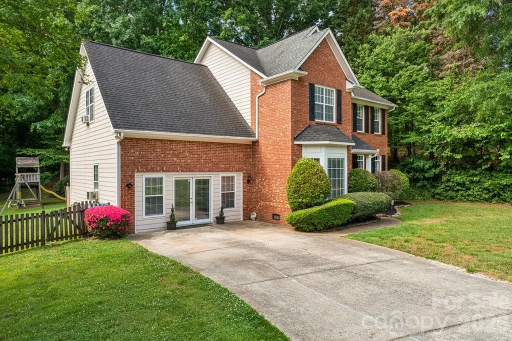 2040 Swaim Drive Matthews NC 28105