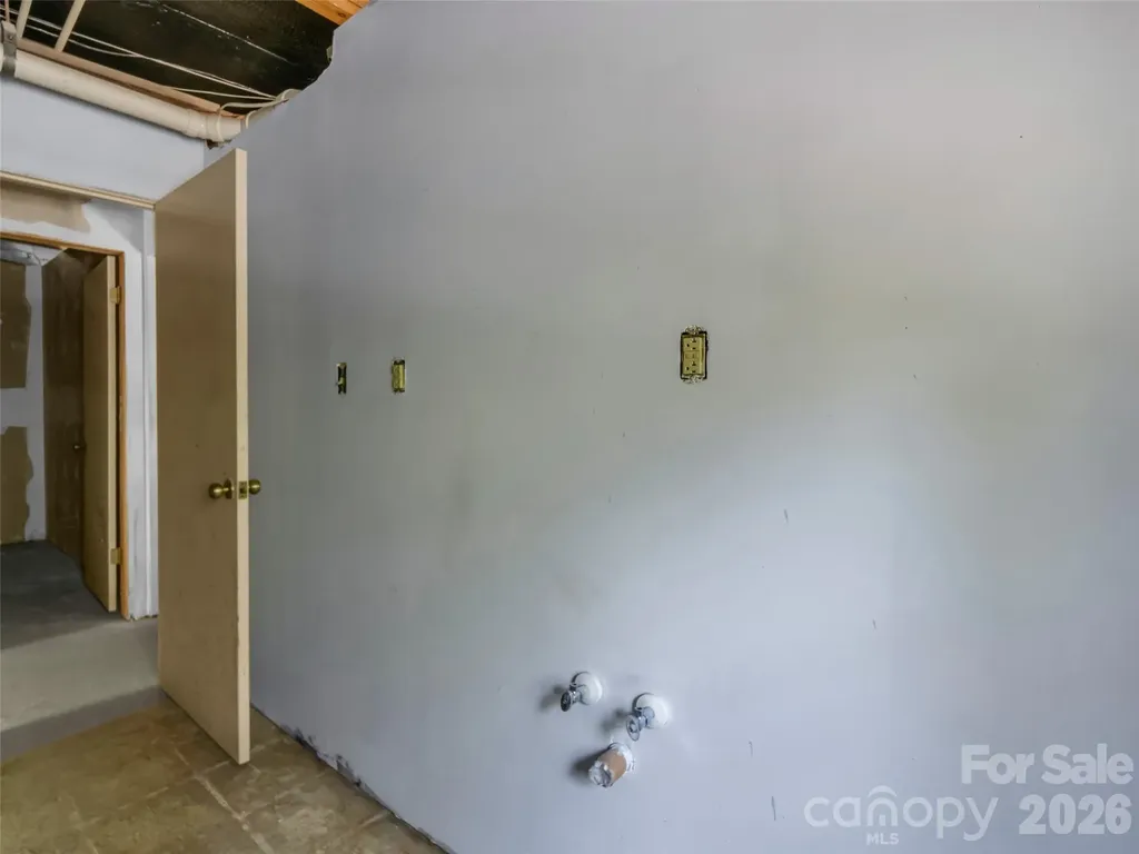 203 Rogat Road Hendersonville NC 28792