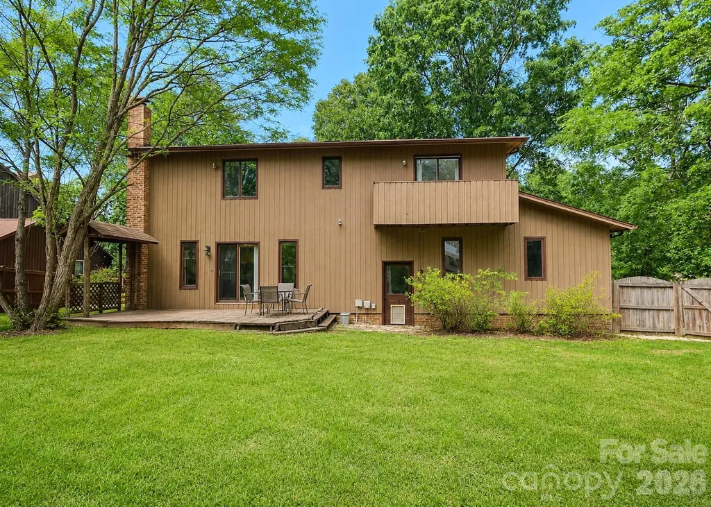 7040 Summer Place Charlotte NC 28213