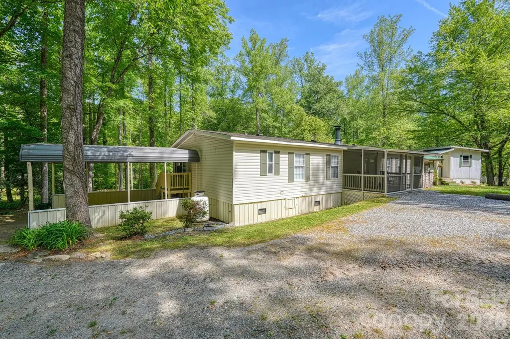 123 Little Rock Way Mill Spring NC 28756