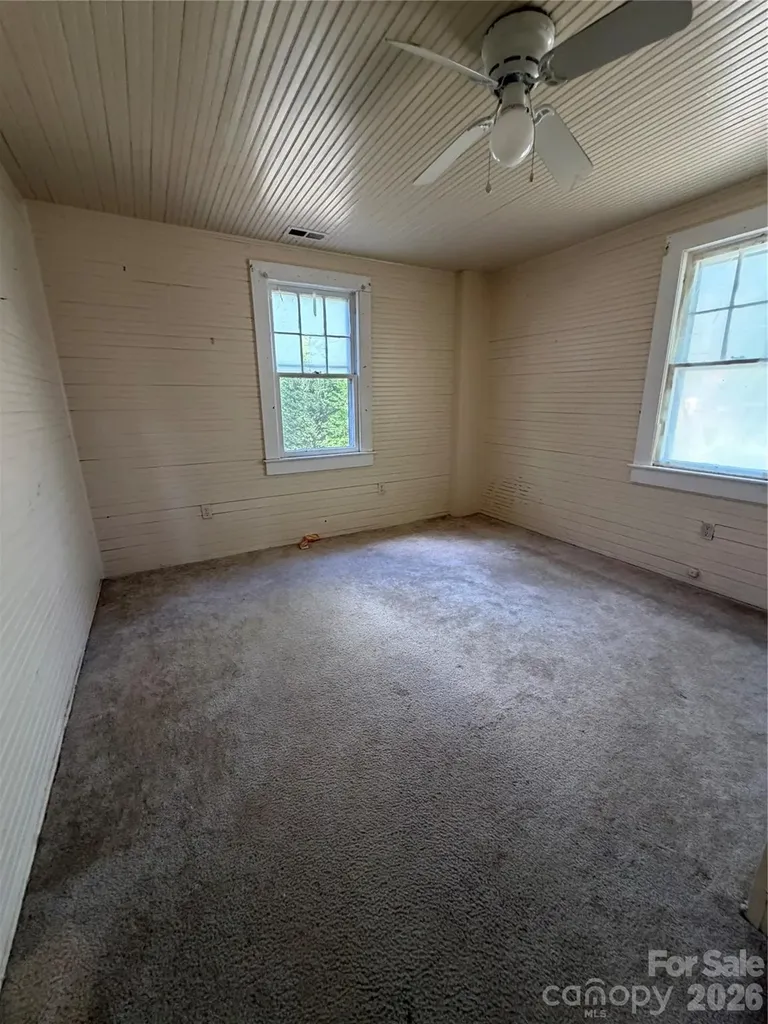 1101 E Pine Street Lincolnton NC 28092