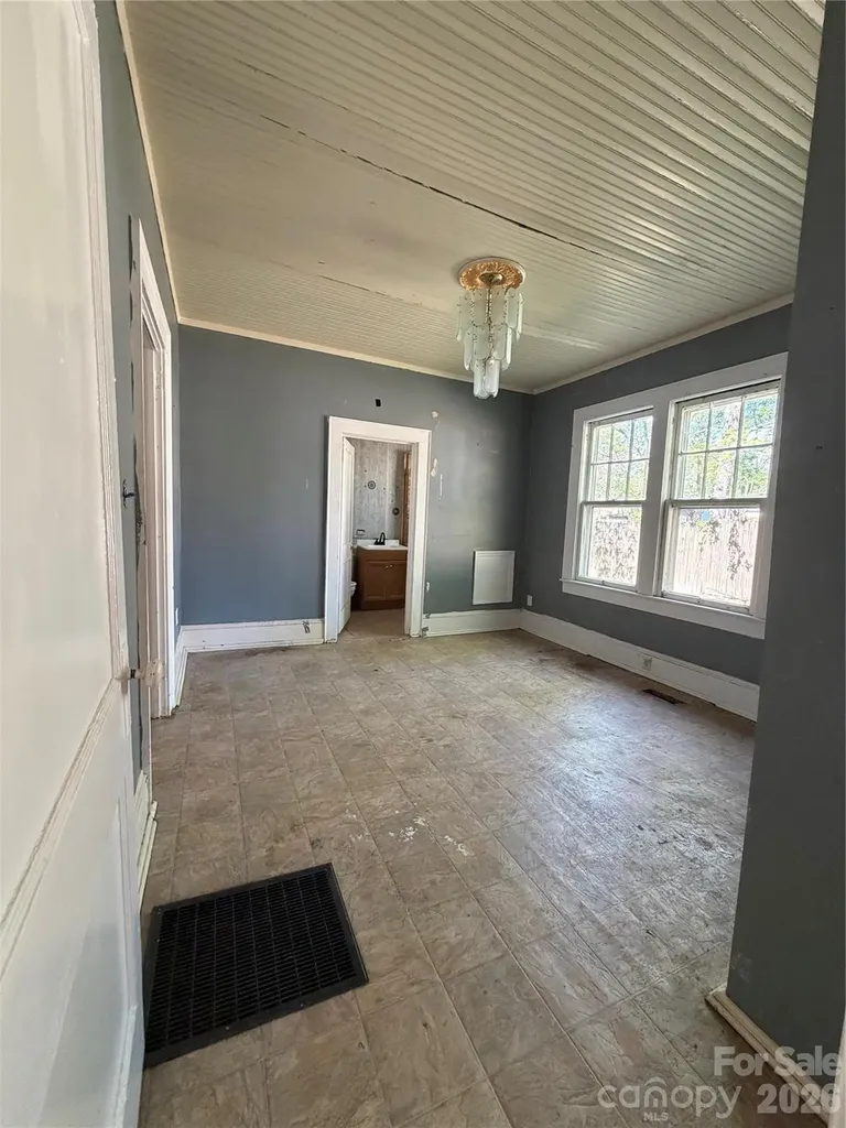 1101 E Pine Street Lincolnton NC 28092