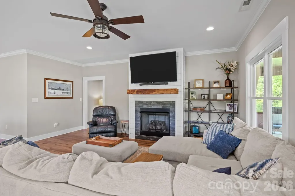 147 Haystack Lane Olin NC 28660