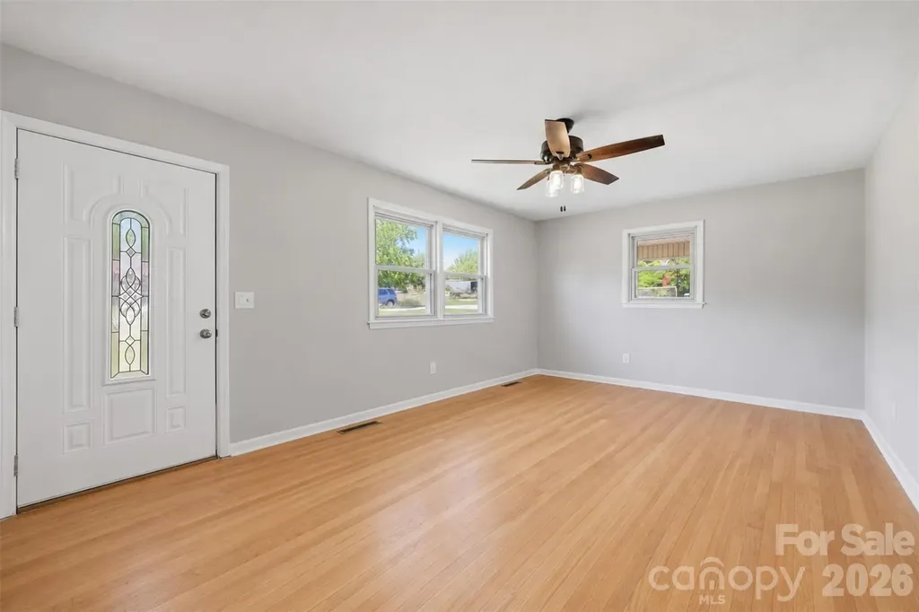 1910 26th Street NE Hickory NC 28601