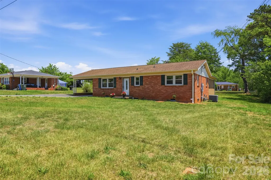 1910 26th Street NE Hickory NC 28601