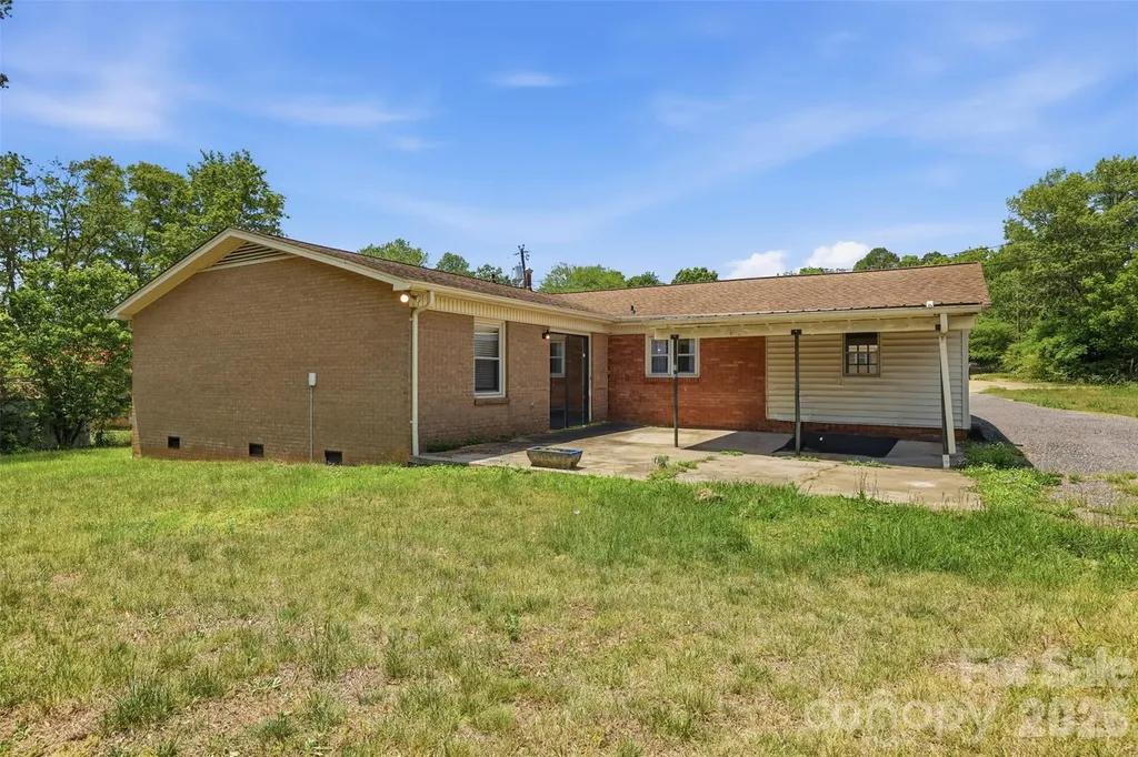 1910 26th Street NE Hickory NC 28601