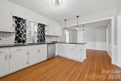 1910 26th Street NE Hickory NC 28601