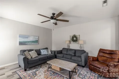 493 Dutch White Drive Clover SC 29710