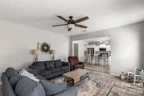 493 Dutch White Drive Clover SC 29710