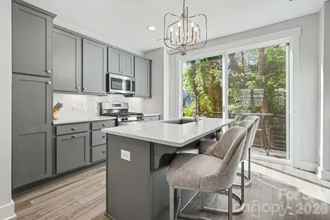 562 West End Drive Charlotte NC 28208