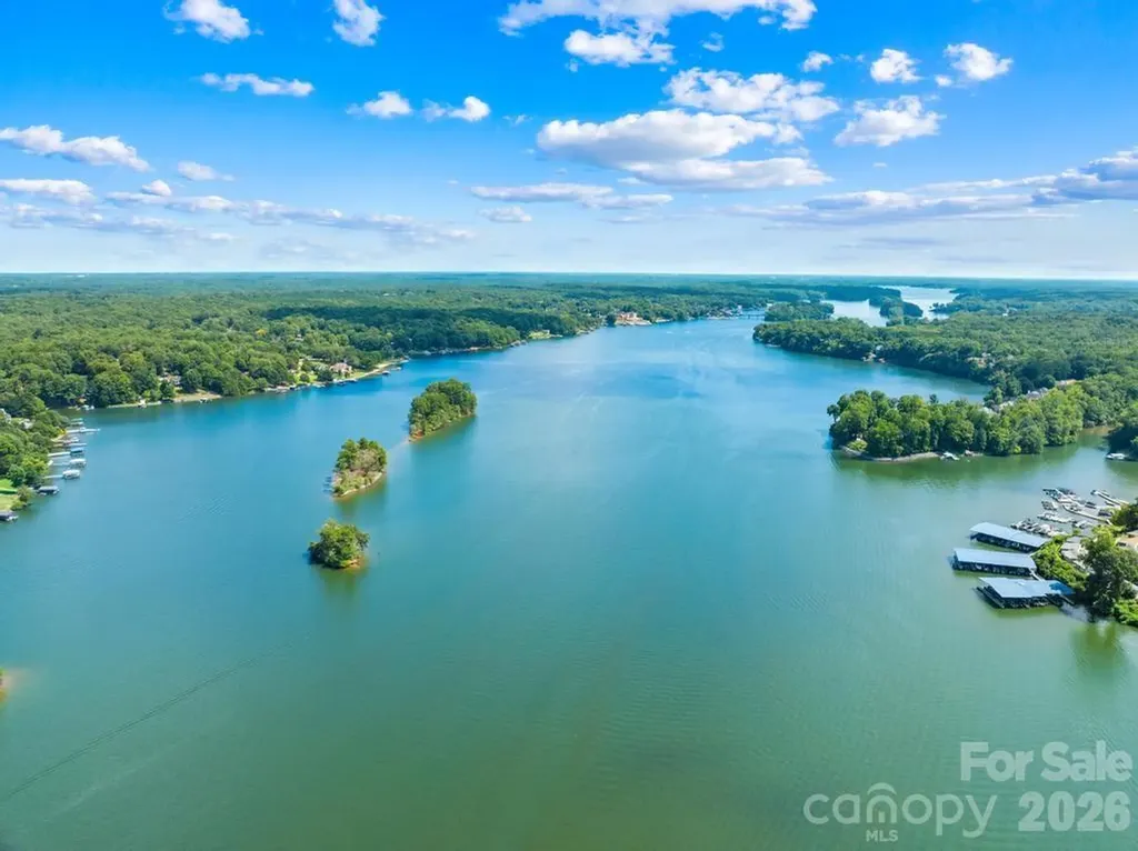 272 S Harbor Watch Drive Statesville NC 28677