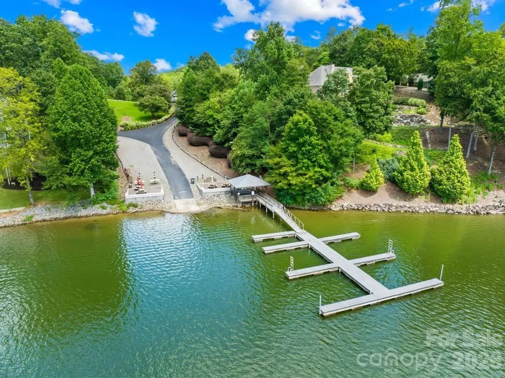 272 S Harbor Watch Drive Statesville NC 28677
