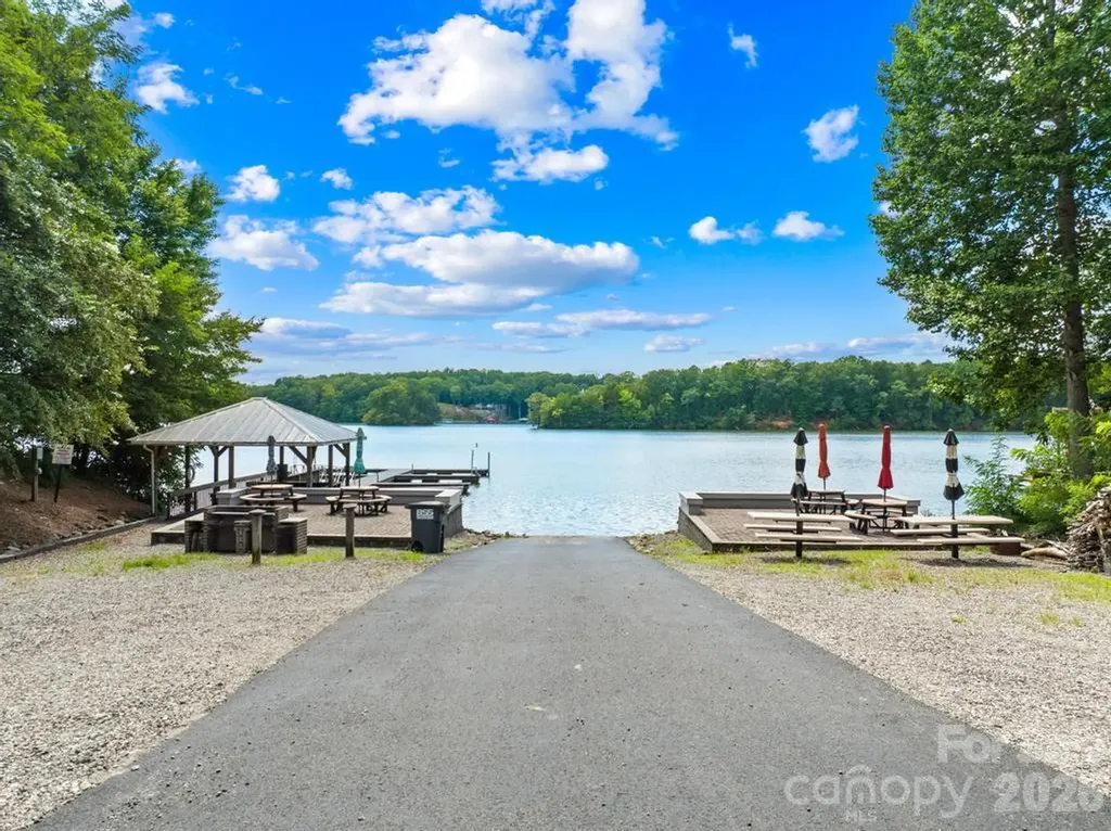 272 S Harbor Watch Drive Statesville NC 28677