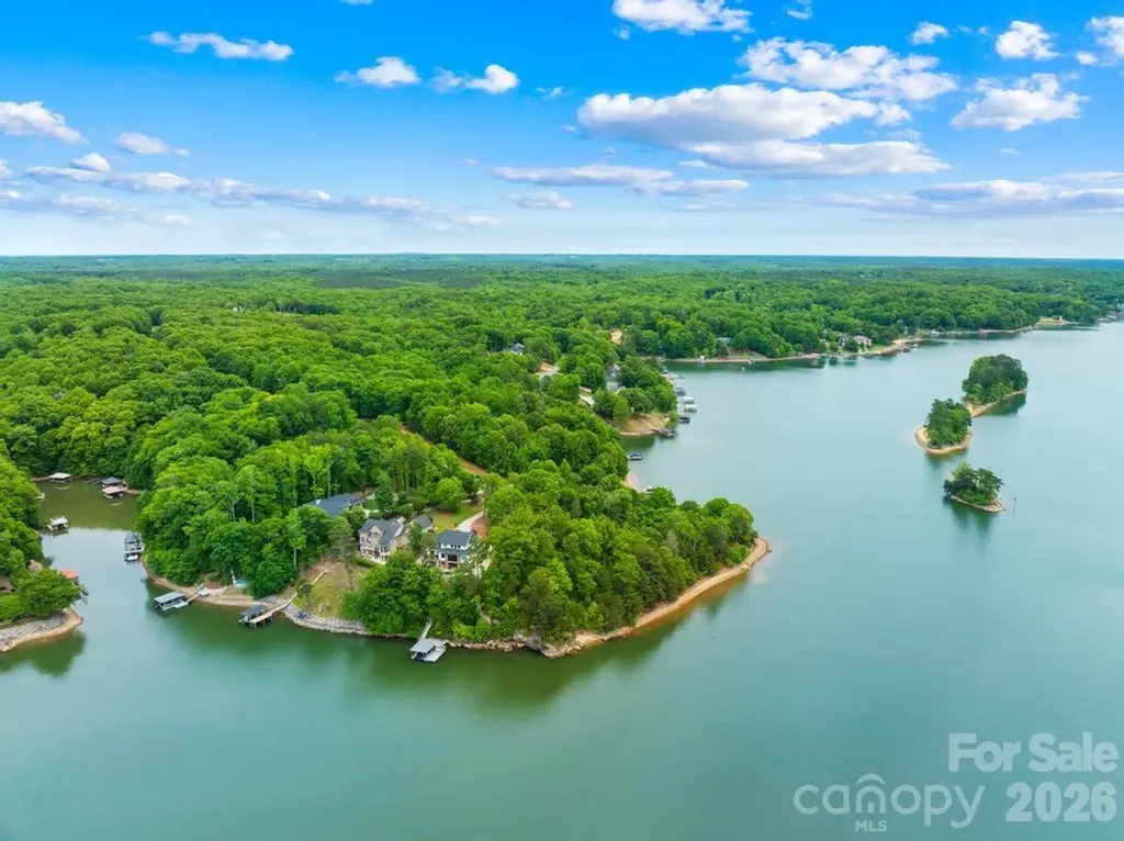 272 S Harbor Watch Drive Statesville NC 28677