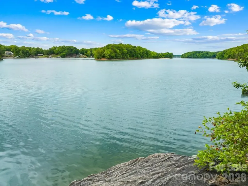 272 S Harbor Watch Drive Statesville NC 28677