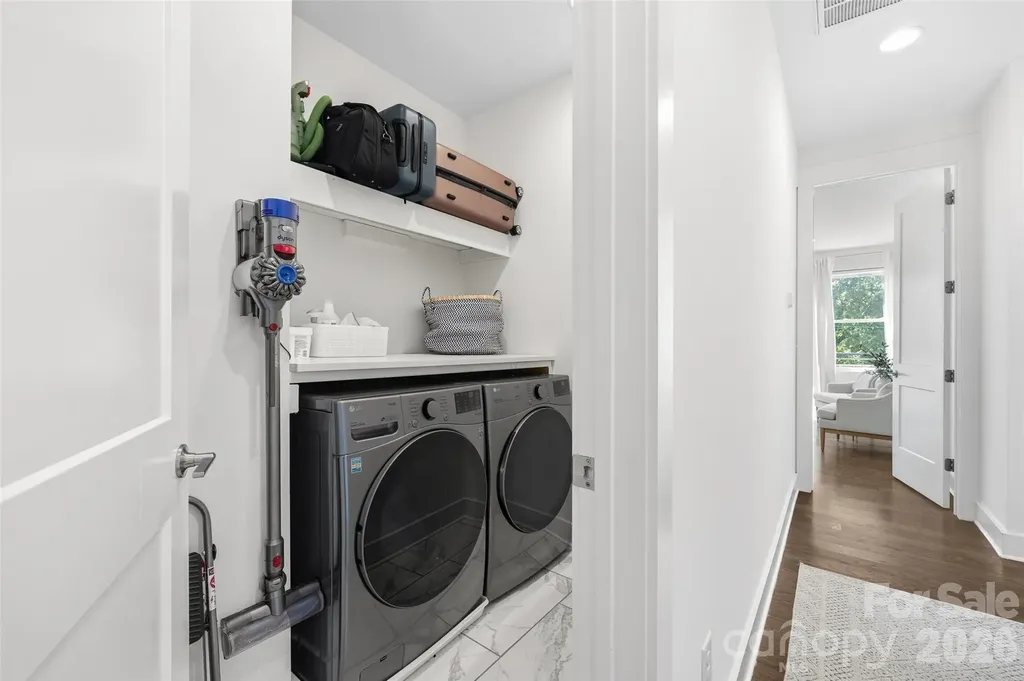 1633 Duckworth Avenue Charlotte NC 28208