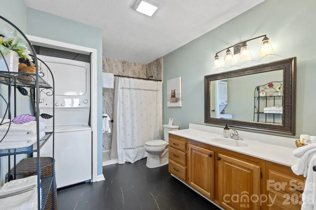 78 Upper Tanglewood Road Lake Toxaway NC 28747