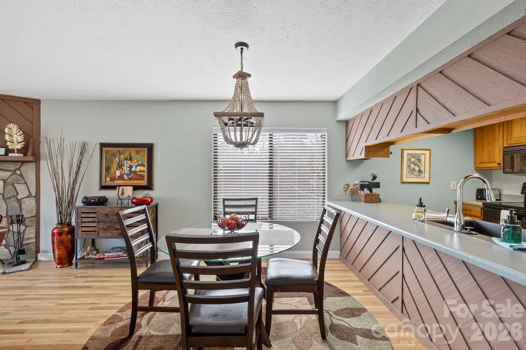 78 Upper Tanglewood Road Lake Toxaway NC 28747