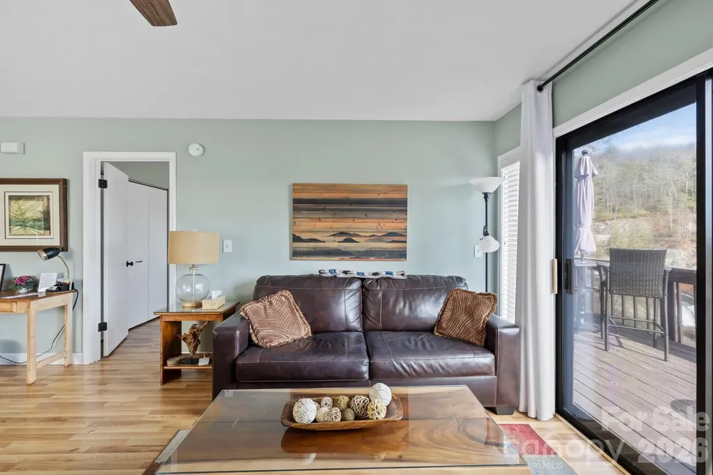 78 Upper Tanglewood Road Lake Toxaway NC 28747