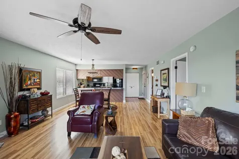 78 Upper Tanglewood Road Lake Toxaway NC 28747