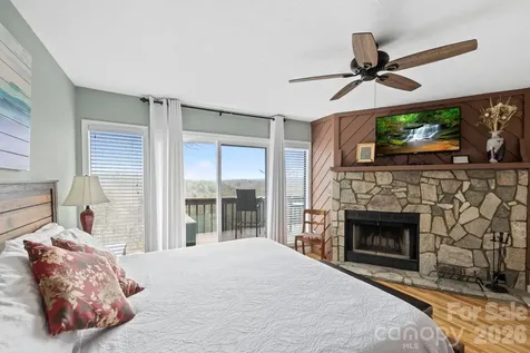 78 Upper Tanglewood Road Lake Toxaway NC 28747