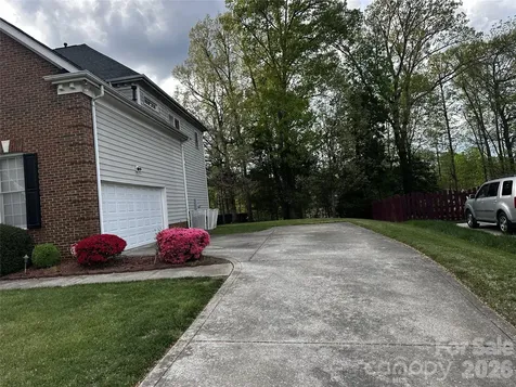 11025 Fountaingrove Drive Charlotte NC 28262