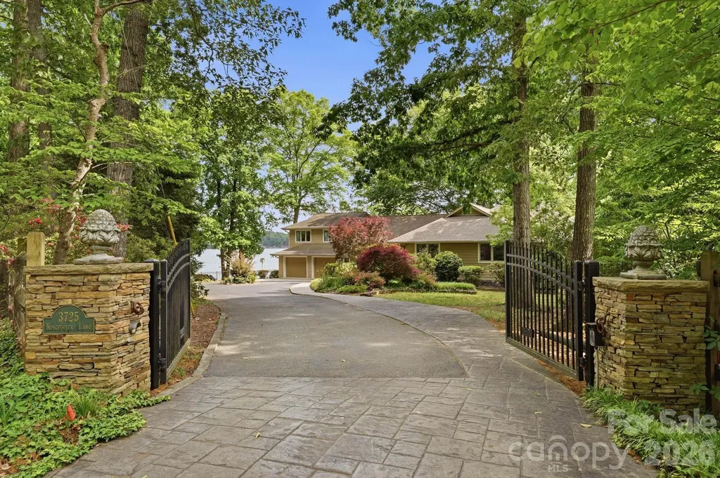 3725 Kingfisher Lane Terrell NC 28682