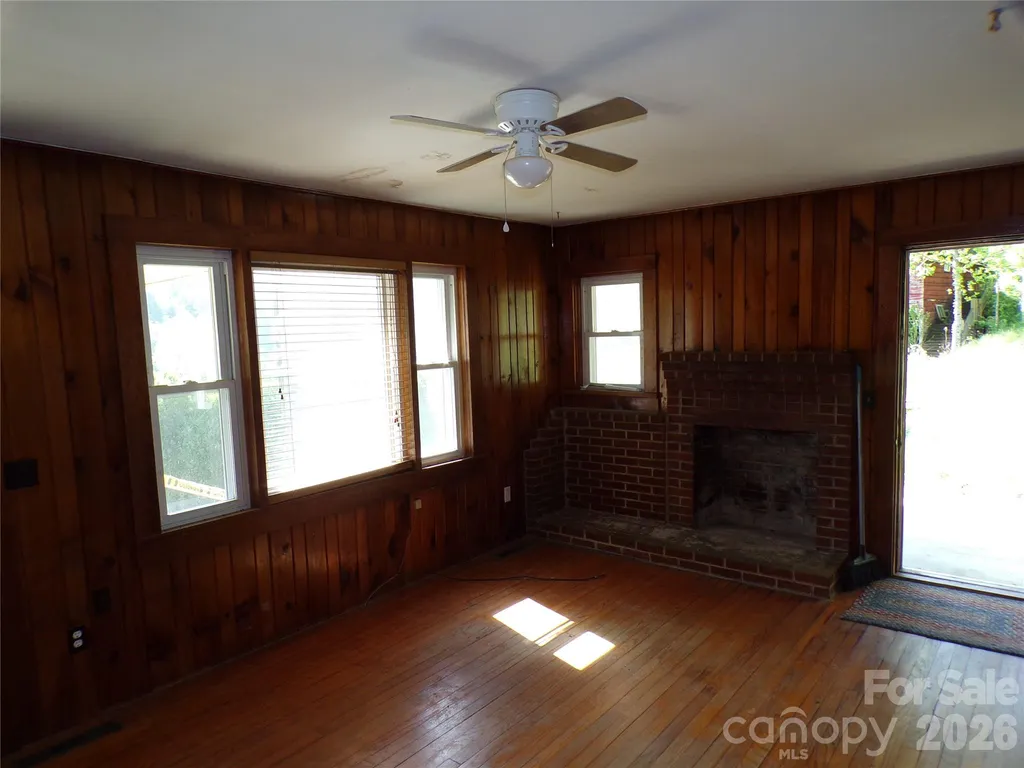 145 Kirks Drive Hot Springs NC 28743