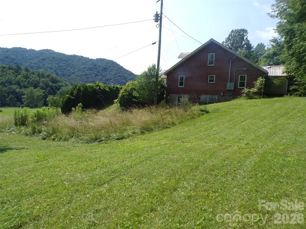145 Kirks Drive Hot Springs NC 28743