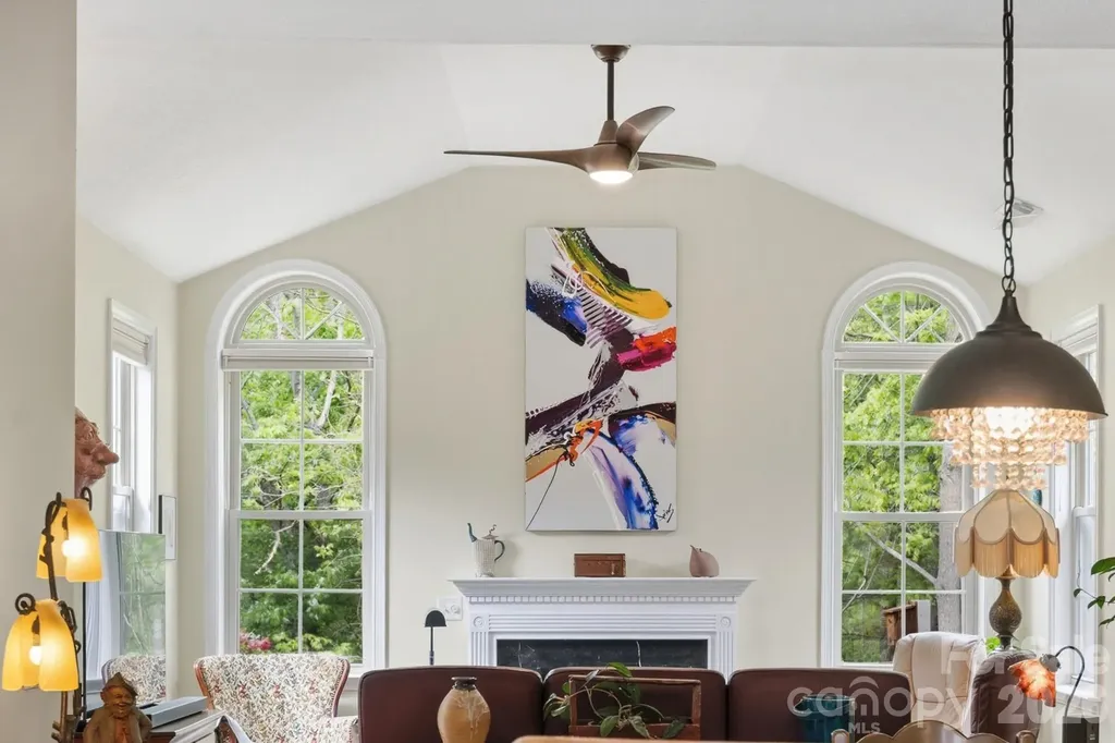57 Outlook Circle Swannanoa NC 28778