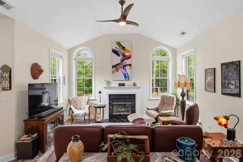 57 Outlook Circle Swannanoa NC 28778