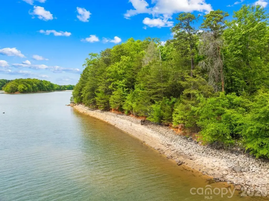 265 S Harbor Watch Drive Statesville NC 28677